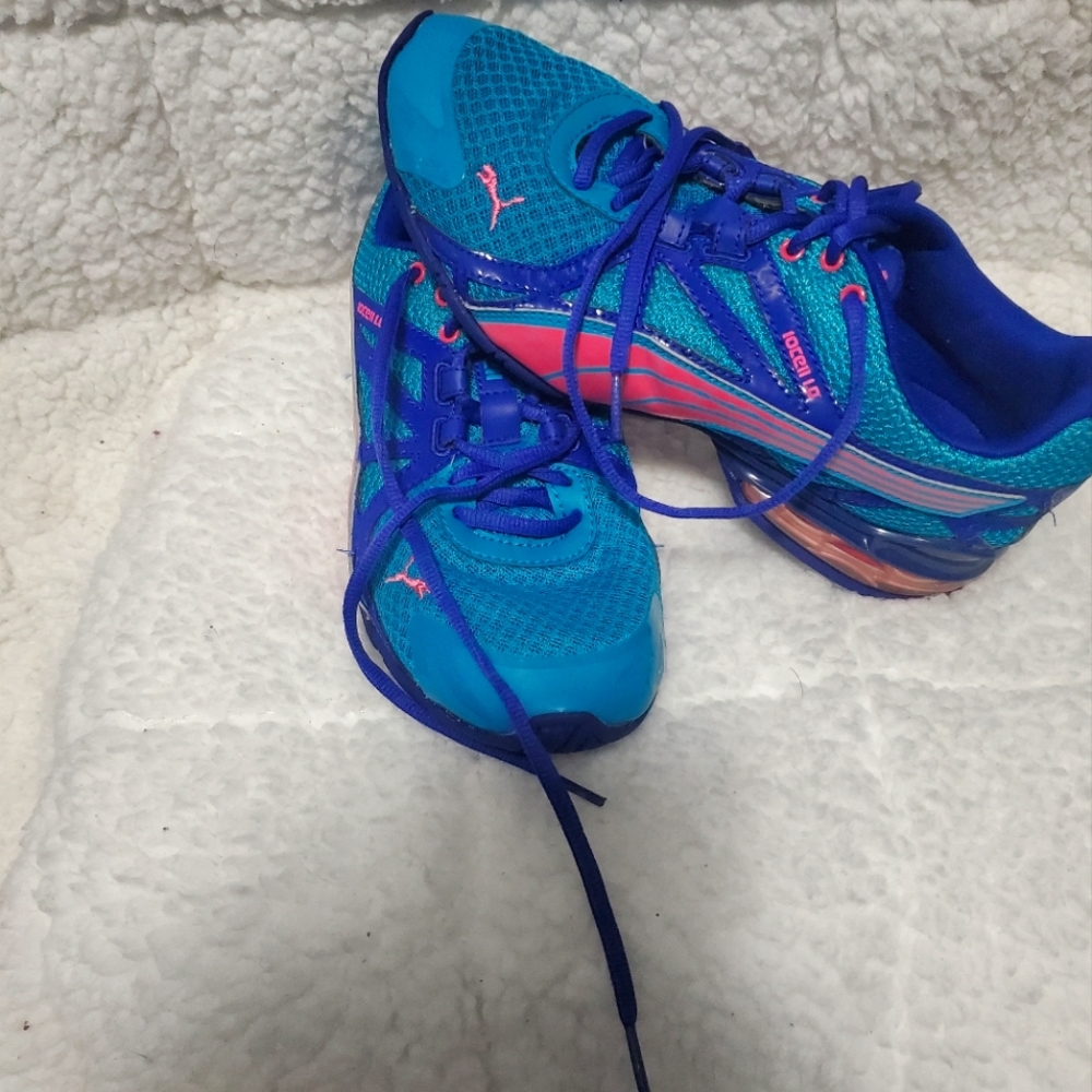 Puma womens shoes size 6